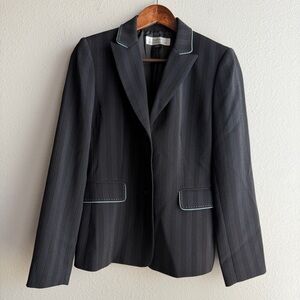 Tahari Arthur S Levine Size 6 Black Light Blue Pinstripe Pant Suit Blazer Career